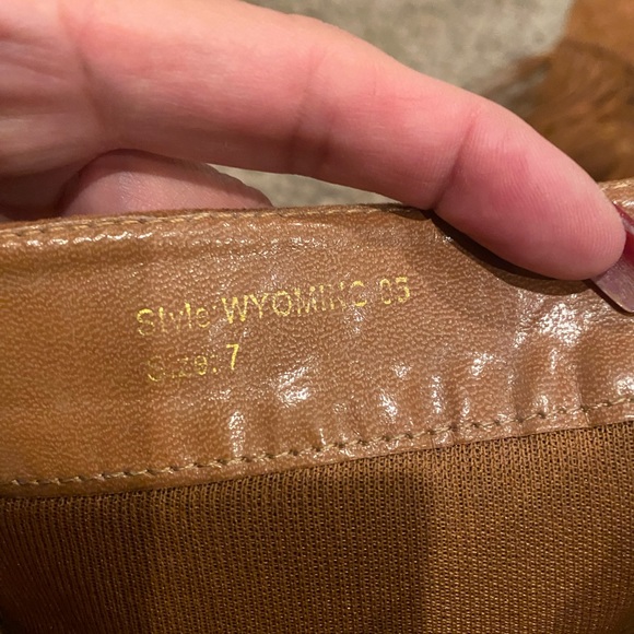 Camel Adriana New York boots with fringe, size 7 - Picture 4 of 4